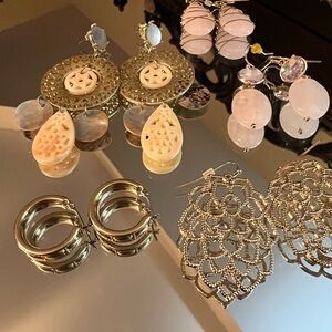 🦋 5 prs   Drop Earrings with Cream Accents and gold earrings  some nwot